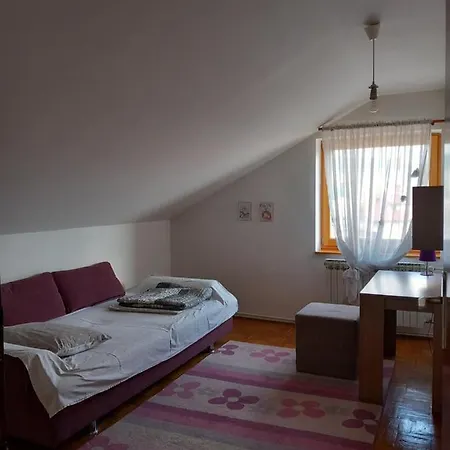 公寓 Apartman Adna